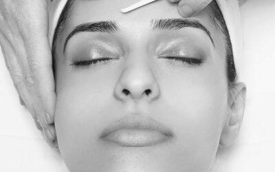 Chemical Peel vs Dermaplaning: 5 Essential Differences